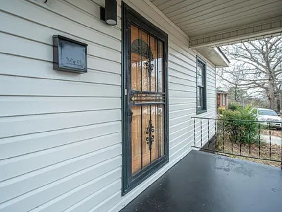 5th image of 1817 Hoke Ave