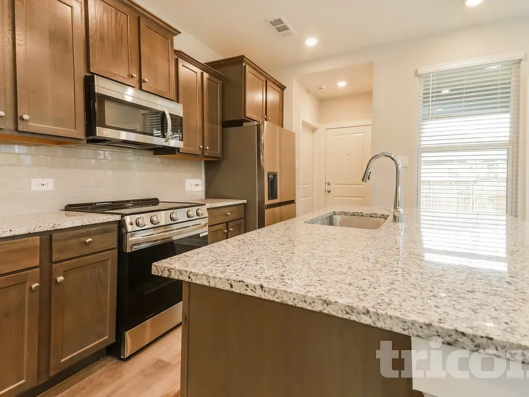 2580 Dulaney Dr — Photo 4