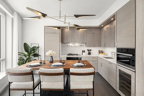 Rented by Extell Marketing Group LLC | media 3