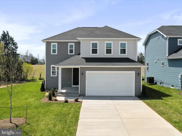 136 Curtain Fall Dr, Middletown, VA 22645