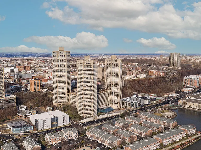 7002 Boulevard East #11A — Photo 35