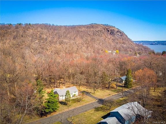 2nd image of 210 Radcliff Dr