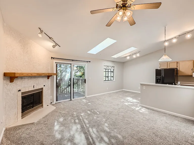 691 Canyon Dr — Photo 10
