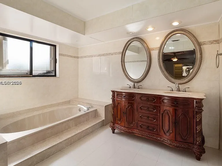 14251 SW 107th Ter — Photo 32