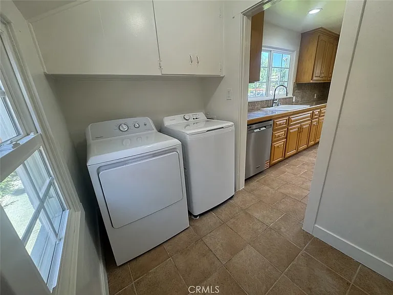 7245 Wish Ave — Photo 10