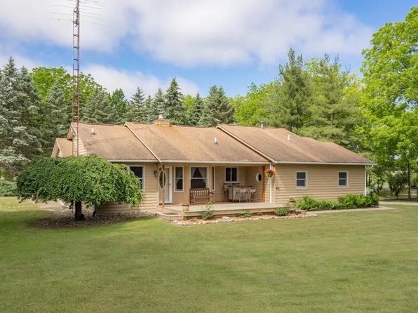16225 S 14th St, Schoolcraft, MI 49087