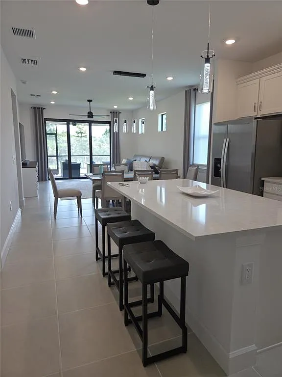 2 bed, 2.0 bath, 1394 sqft, $5,500 — Photo 4