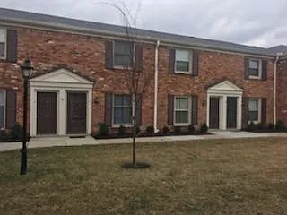922 Chatham Ln #L — Photo 25
