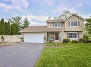 909 Ember Ln, Spring Grove, IL 60081