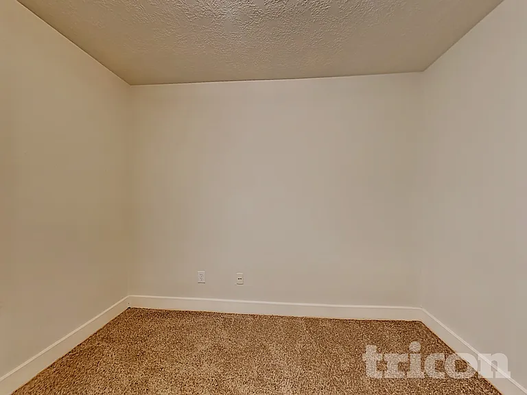 15810 W Park Ct — Photo 12