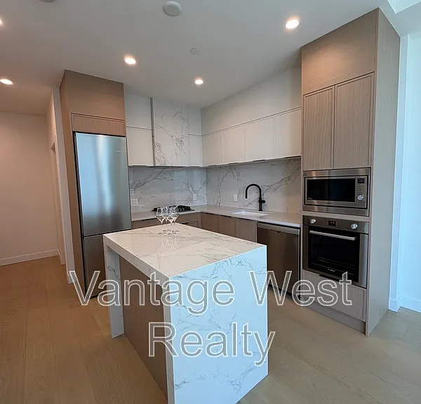 3700 Capozzi Rd #901 — Photo 2