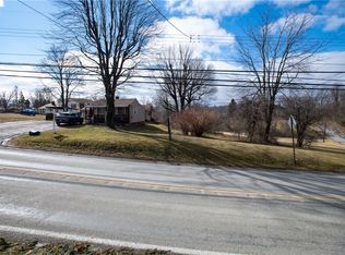 599 Moon Clinton Rd, Coraopolis, PA 15108