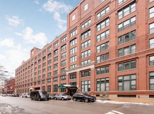411 W Ontario St APT 204, Chicago, IL
