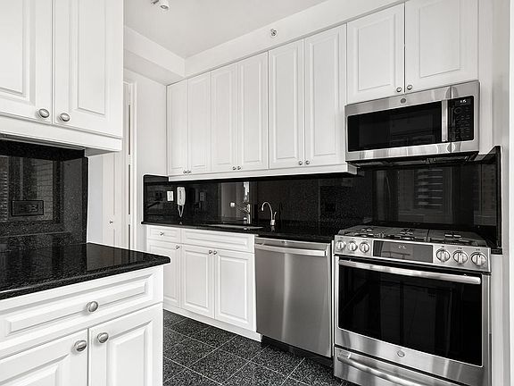5th image of 1930 Broadway APT 15G