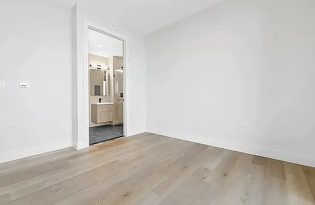 Rented by REAL New York | media 25