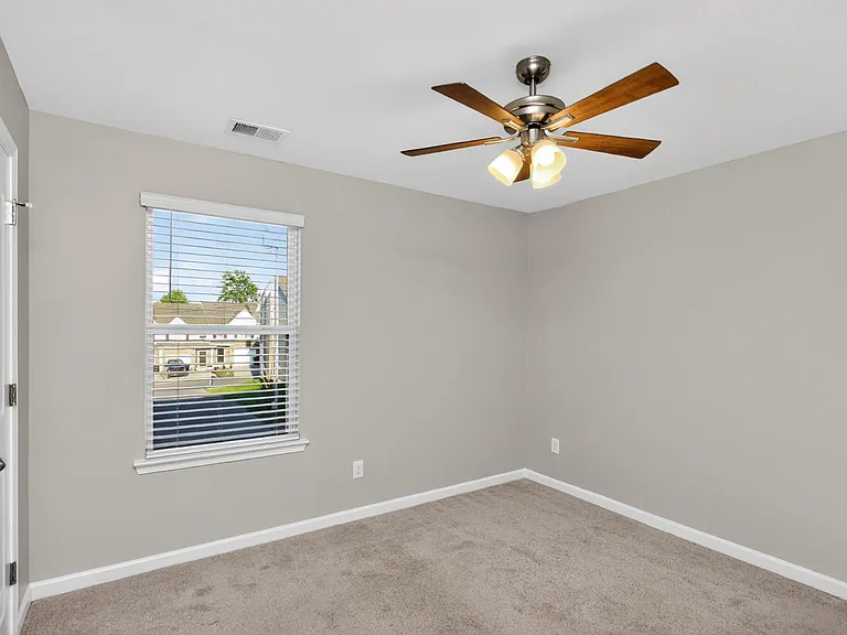 1017 Glen Marcus Dr — Photo 9