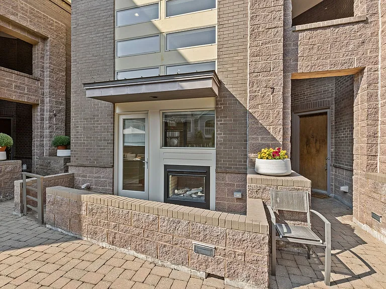 420 Queens Rd #7 — Photo 8