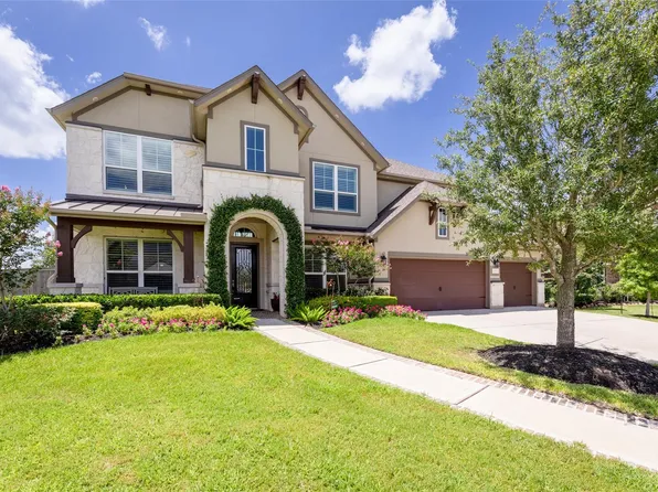 99 Zenith Ln, Sugar Land, TX 77498