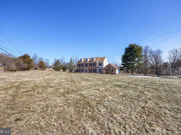 4th image of 11 Morlatton Rd