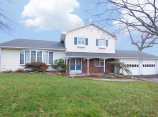 29 Chester St, Brookfield, CT 06804