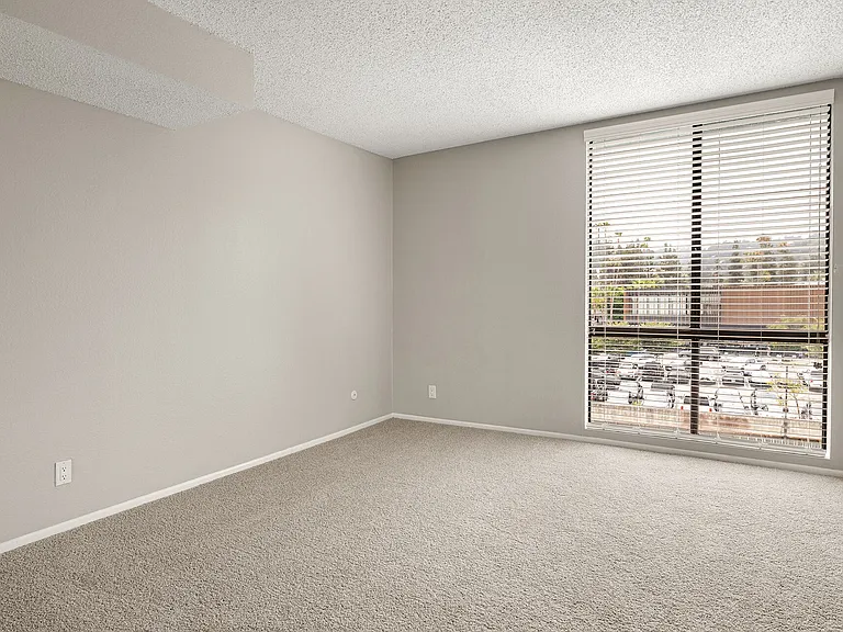 4250 Coldwater Canyon — Photo 13