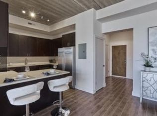 2952 N Halsted St, Chicago, IL 60657