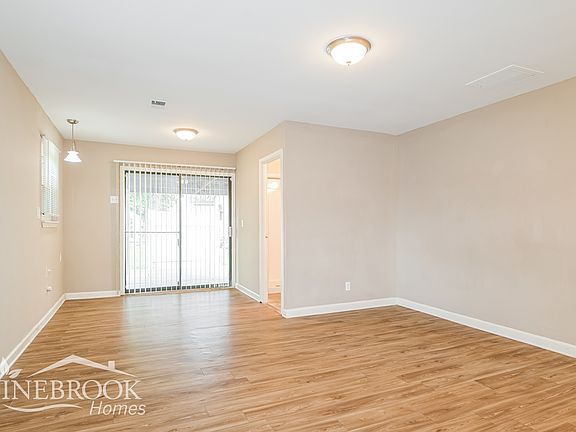 4th image of 1596 Boardwalk Ave