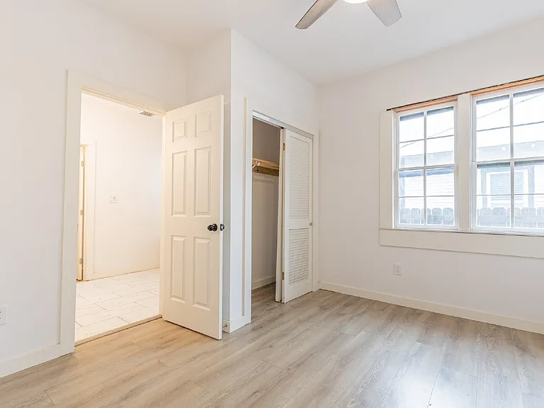1010 Burnet St — Photo 17