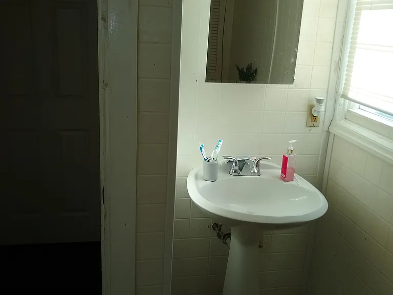 410 Hudson Ave #1 — Photo 6