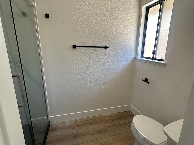 7247 N Dewey Ave — Photo 36