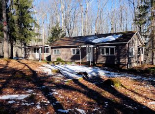 224 Hoadleys Rd, Hawley, PA 18428