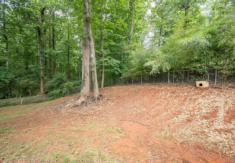 281 Rhodes Dr — Photo 38