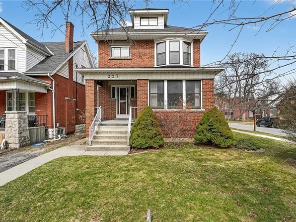 227 Cumberland Ave, Hamilton, ON L8M 1Z8