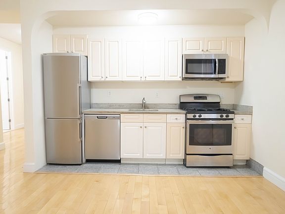 2nd image of 31 Ocean Pkwy #14