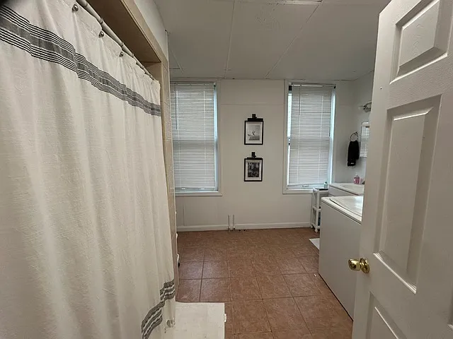 475 Monmouth St #3 — Photo 8