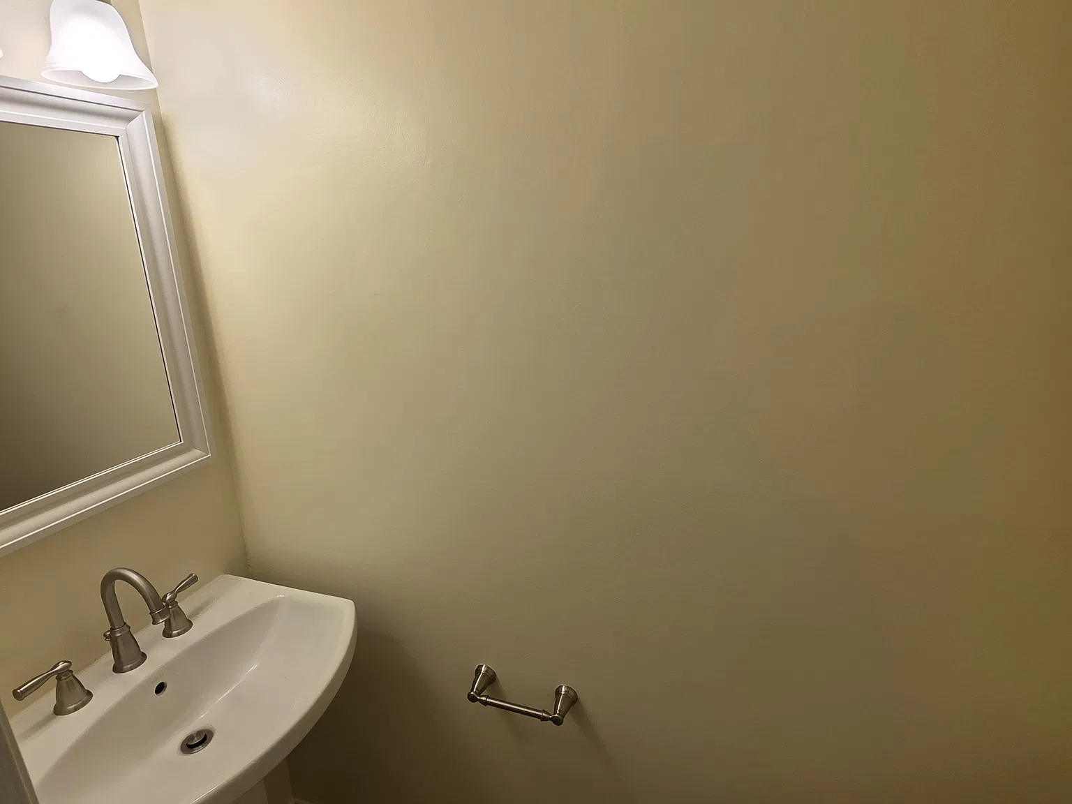 3 bed, 1975 sqft, $2,900 — Photo 2