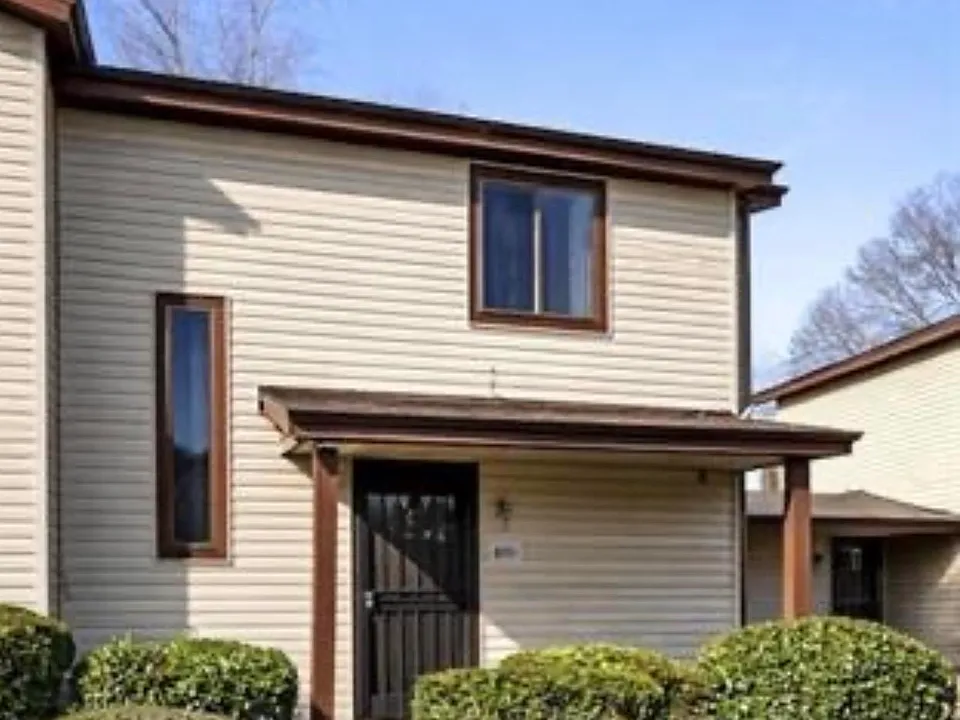 4701 Queens Lace Ct