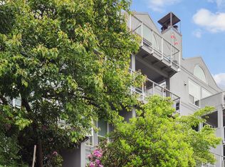 5427 SW View Point Ter, Portland, OR 97239