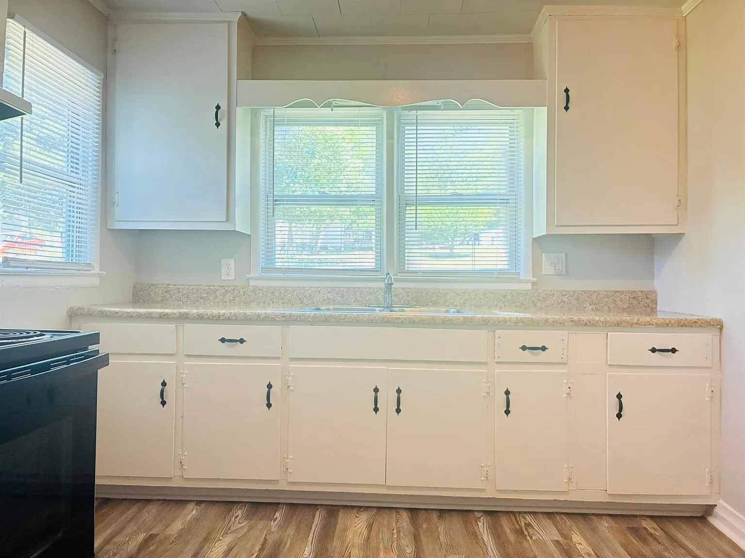 313 E Gibbs St. — Photo 4