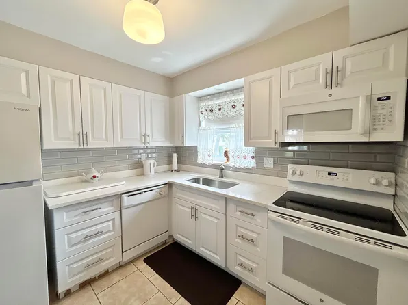 2666 Emory Drive E #D, West Palm Beach, FL 33415