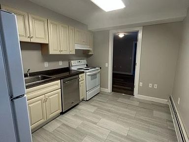 92 2nd St #3, Turners Falls, MA 01376 | Zillow