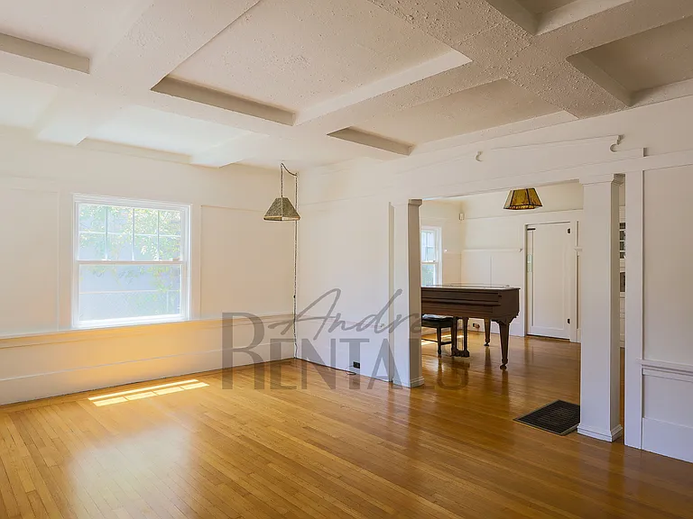 6011 Hillegass Ave — Photo 2