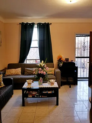 Rented by NYLA Realty | media 1