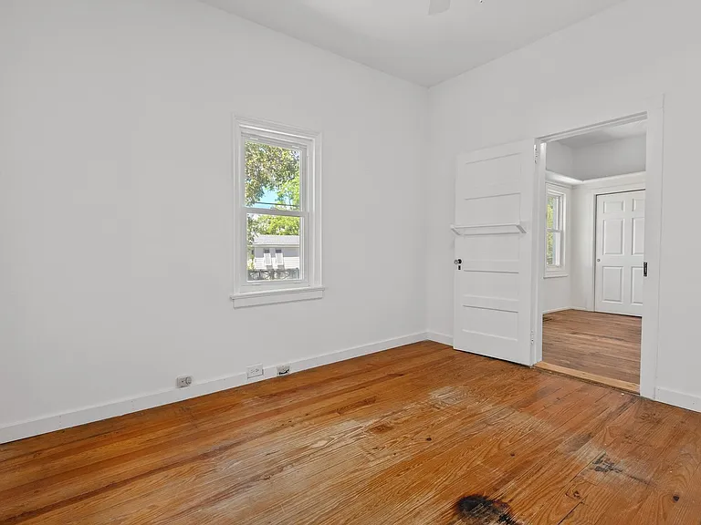 2250 Myrtle Ave — Photo 18