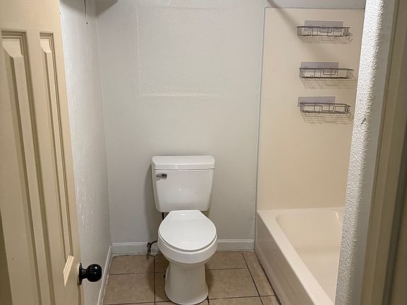 4th image of 822 E Houston Ave