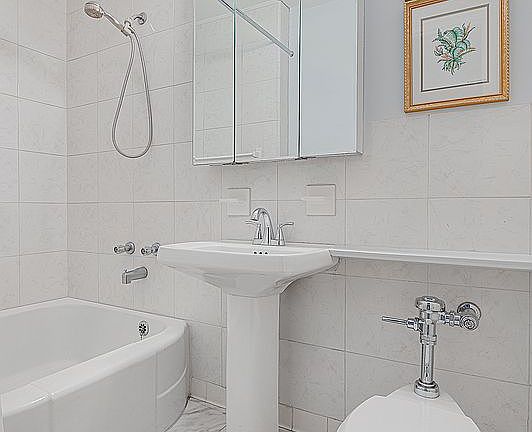 5th image of 33 E End Ave #10E