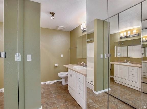 2nd image of 9809 NE 124th St APT 301