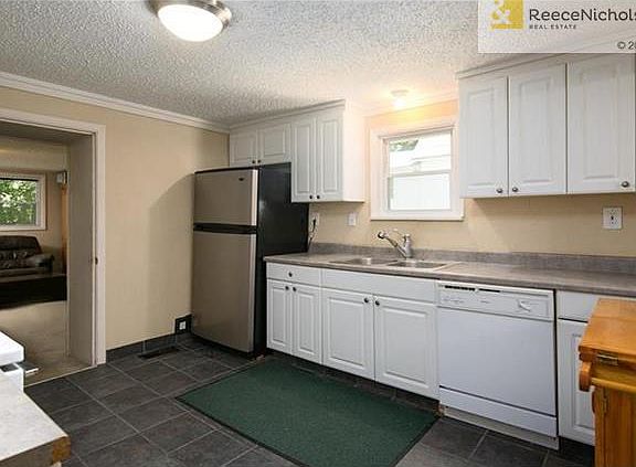 3rd image of 4115 S Minnie St