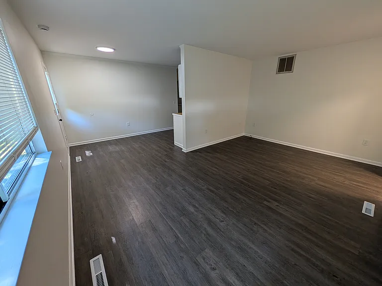 209 N Maxwell St #1 — Photo 3