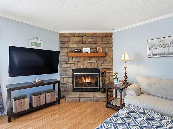 3rd image of 174 Harlan Rd